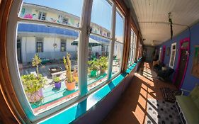 Bichon La Casa Hostal